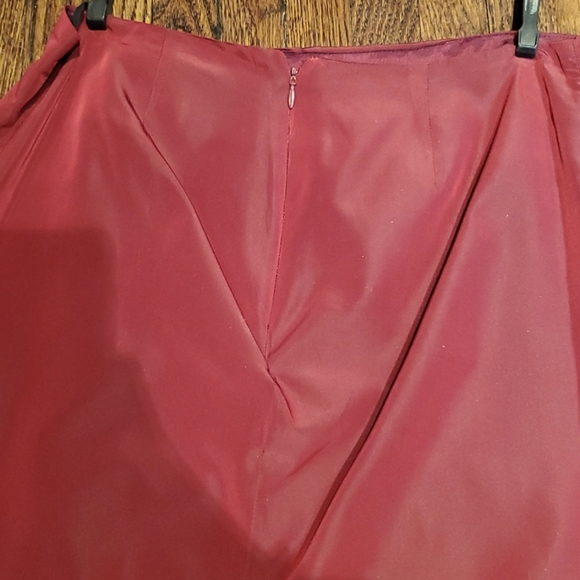 Beautiful MW Maroon Long A-Line Chiffon Skirt - Picture 3 of 8